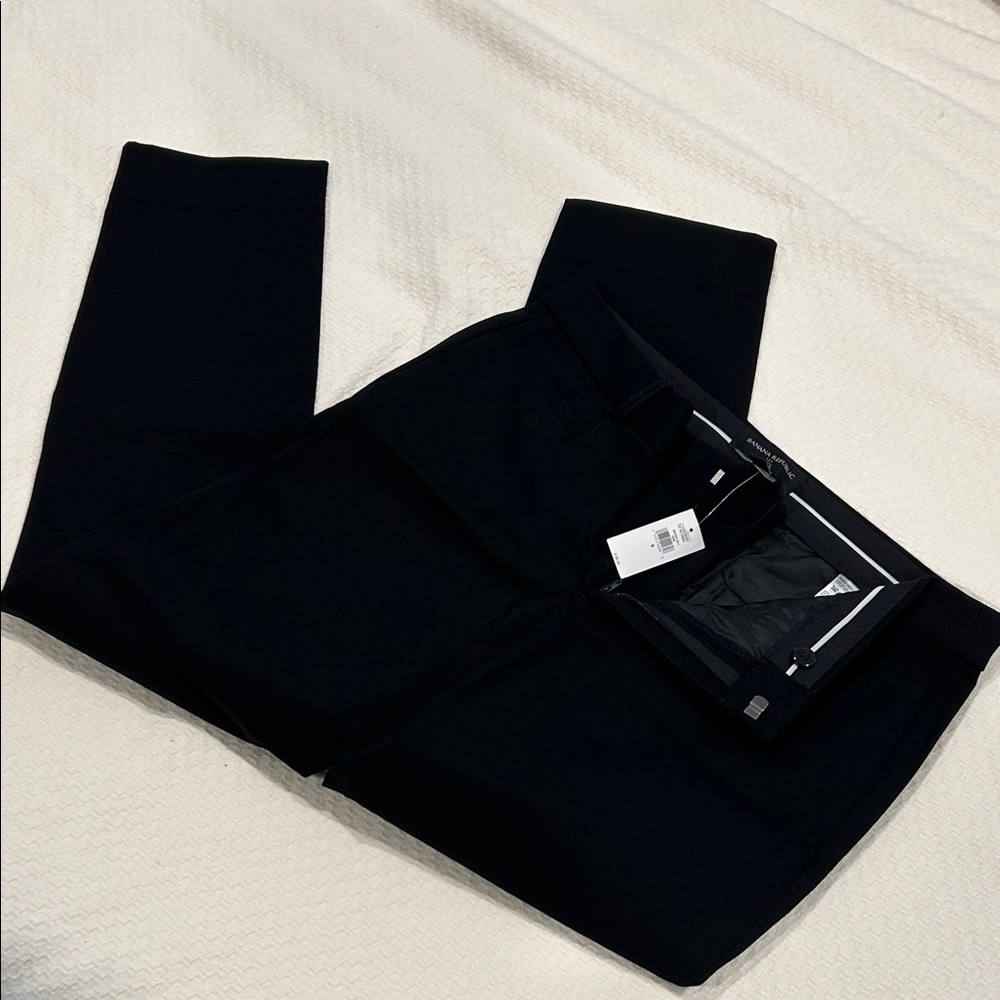 *New with tags* size 8 Banana Republic Sloan Black Trousers!!!